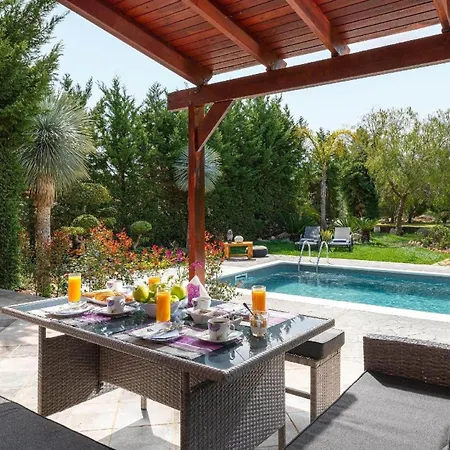 Ferienhaus Mit Privatpool Fuer 7 Personen Ca 200 Qm In Damatria, Dodekanes Rhodos Paradisi (Rhodes)